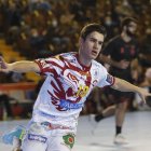 Gonzalo Pérez Arce volverá a volar con el Abanca Ademar tras confirmarlo el club leonés.