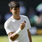Carlos Alcaraz elimina a Fabio Fognini y ahora le espera Oliver Tarvet en segunda ronda.