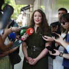 <p>La nueva portavoz del PP en el Congreso, Ester Muñoz, atiende a los medios en la sede del partido en Madrid, este miércoles. El líder del Partido Popular, Alberto Núñez Feijóo, ha informado de que el actual portavoz en el Congreso, Miguel Tellado, será el nuevo secretario general del partido y su mano derecha, mientras que la vicesecretaria, la leonesa, Ester Muñoz, ocupará su lugar como portav
