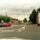 Cruce en la N-601 en Puente Villarente con la carretera de Boñar.