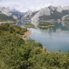 La nueva pasarela se levantará sobre el embalse de Riaño.
