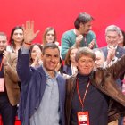 El secretario general del PSCyL, Carlos Martínez, y el secretario general y presidente del Gobierno, Pedro Sánchez en el XV Congreso Autonómico del PSOE de Castilla y León.