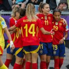 La centrocampista española Alexia Putellas celebra tras marcar el 6-2 durante el partido de la segunda jornada de la fase de grupos de la Eurocopa 2025 entre la selección de España y la selección de Bélgica, este lunes en el Stockhorn Arena en Thun, Suiza. EFE/ Ana Escobar.