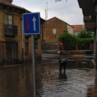 Calle inundada en La Bañeza