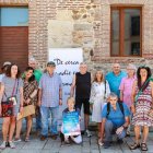 Creacción Mental reunió a firmas conocidas de León con las nuevas plumas de su taller literario en la plaza Don Gutierre.