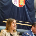 La consejera de Educación, Rocío Lucas, comparece en las Cortes para informar sobre dos sentencias relativas a la carrera profesional del personal docente y la jornada lectiva del cuerpo de profesores de Formación Profesional (FP).