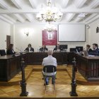 La Audiencia Provincial de Zamora juzga a un profesor de música acusado de abusos sexuales a menores a las que daba clase en el Conservatorio de Música de Zamora.