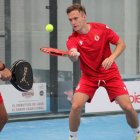 Un momento de la actividad de páder realizada por los jugadores de la Cultural.