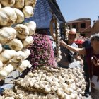 Más de 200 puestos conformarán la oferta de la feria el viernes con el ajo como protagonista.