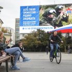 Una gran pantalla que anuncia el servicio militar obligatorio en Moscú, Rusia, 21 de septiembre de 2023. EFE/EPA/YURI KOCHETKOV.