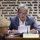 El empresario vasco Antxon Alonso, dueño de la empresa Servinabar, vinculada a los presuntos amaños de contratos públicos del caso Koldo, este martes en el Senado, quince días después de que declarara en el Tribunal Supremo, donde negó que Santos Cerdán fuera su socio. EFE/ Zipi Aragon.