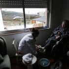 Las personas con pie diabético son candidatas a la Hospitalización a Domicilio, que alivia esperas y desplazamientos.