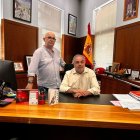 El concejal de Cultura, Tomás Valle, y el alcalde de Astorga, José Luis Nieto.