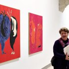 La viuda de Amable Arias, Maru Rizo, en imagen de archivo durante la presentación en San Sebastián de la exposición sobre la obra de este artista.