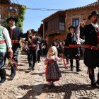 La tradición se pasa de mayores a pequeños.