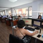 Oficinas abiertas por la comunidad de regantes del Canal Bajo en Ponferrada, en la plaza Fernando Miranda, para agilizar los trámites pendientes.