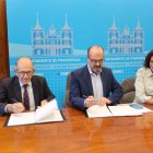 Firma del convenio en el Ayuntamiento de Ponferrada