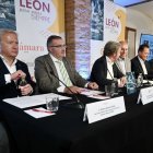 Alonso, Aller, Vega, Diez, Baragaño, Diego y Sanz, ayer en la presentación en León.