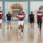 Un momento del entrenamiento del Ademar en el pabellón de deportes Felipe Miñambres.