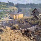 Se consiguió evitar que el fuego dañara varias casetas y cobertizos