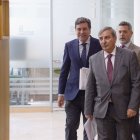El consejero portavoz, Carlos Fernández Carriedo y el consejero de Movilidad y Transformación Digital, José Luis Sanz Merino.