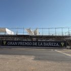 El nuevo palco que lucirá el Gran Premio de Velocidad de La Bañeza está ubicado en la recta de meta y tiene capacidad para cerca de 300 personas.