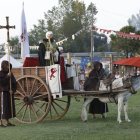 El alcalde, Alejandro Barrera, en el desfile previo a la batalla.