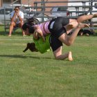 Marta Llamazares y Beatriz Riaño en el corro femenino.