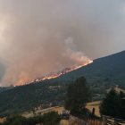 El fuego de Orallo sigue avanzando.