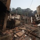 Lusio era hace unos pocos días un calmado pueblo del Bierzo, hoy cubierto de cenizas y destrucción. ANA F. BARREDO