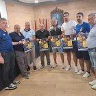 Presentación del Triangular Solidario de fútbol en el Ayuntamiento de La Bañeza.