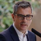 MADRID, 22/08/2025.- El ministro de la Presidencia, Justicia y Relaciones con las Cortes, Félix Bolaños, durante la rueda de prensa que ha ofrecido tras su reunión con el presidente de la Autoridad Independiente de Protección del Informante, Manuel Villoria, este viernes en Madrid. EFE/ Daniel Gonzalez