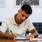 La Cultural firma al extremo de 18 años Paco Cortés cedido por el Levante esta temporada.