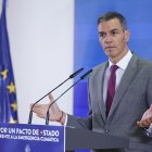 El presidente del Gobierno, Pedro Sánchez, durante la clausura del acto Por un pacto de Estado frente a la emergencia climática, este lunes en Madrid. EFE/Chema Moya