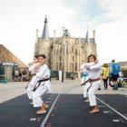 El karate fue uno de los deportes protagonistas con el Palacio de Gaudí a sus espaldas.