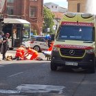 Los servicios de emergencia del 112 atienden a la mujer atropellada en Santo Domingo
