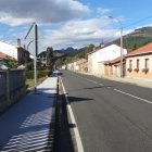 En Sorriba se da continuidad al arreglo de acera.