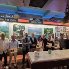 Foto de familia de los ganadores y los patrocinadores del Premio Camarote Madrid.