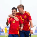 El culturalista cedido por el Levante celebra así el segundo gol de España sub-19.