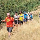El senderismo es una de las actividades que han practicado los vecinos y veraneantes de distintas generaciones en Acebedo.