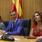 El presidente del Gobierno junto a Cristina Narbona y María Jesús Montero.