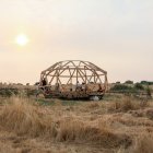 La pieza Solaridades conforma un nuevo espacio comunal.