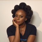 La escritora nigeriana Chimamanda Ngozi Adichie, voz de referencia del feminismo y la multiculturalidad.