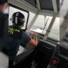 Imagen de archivo de un guardia civil en la patrullera de lucha contra el narcotráfico