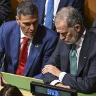 Pedro Sánchez y Felipe VI ayer, en la asamblea de la Onu. El Rey interviene hoy.