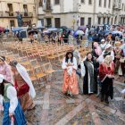 Humor y colorido ante el aguacero que obligó a cancelar la recreación del tributo de las 100 doncellas al emir.