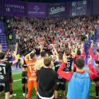 La comunión entre afición y equipo fue apoteósica al final del derbi autonómico.