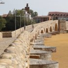 Vista del puente Hospital de Órbigo, uno de sus puntos más característicos.