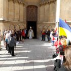 El obispo de León y los migrantes participantes en la jornada