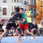 Adrián Bandera superó a Mondelo, que cedió el liderato de ligeros ante Yugueros.